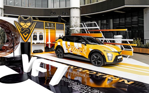 Dấu ấn "đường phố" của VinFast VF 7 tại sự kiện "Art in Motion"