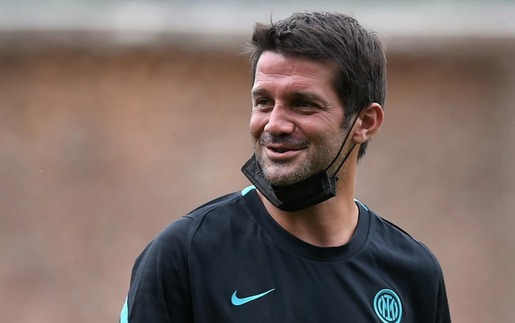 Serie A và những dấu hỏi có sọc xanh-đen