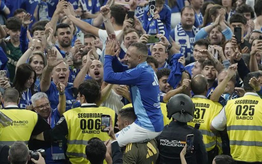 Real Oviedo thăng hạng sau 24 năm: Sự trở lại lãng mạn của Santi Cazorla