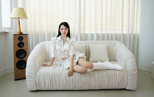 PinkBunny tái xuất với "Flower": V-pop đã có phiên bản âm nhạc như Jisoo