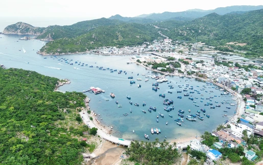 Vẻ đẹp hoang sơ, yên bình của vịnh Vĩnh Hy