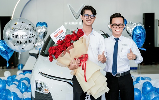 Mua 1 được 2: Khách hàng VinFast "xé túi mù" trúng thêm ô tô, xe máy điện