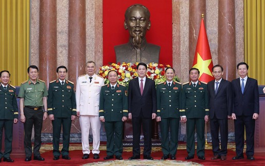 Chủ tịch nước Lương Cường trao quyết định thăng quân hàm, cấp bậc hàm cho sĩ quan cấp cao