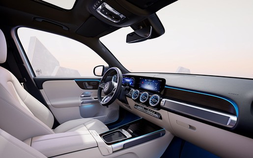 Mercedes EQB 250+ FL ra mắt tại Việt Nam, giá 2,3 tỷ đồng