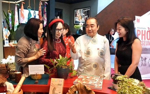 Phong phú sản phẩm du lịch văn hóa, ẩm thực phục vụ Tết tại TP HCM