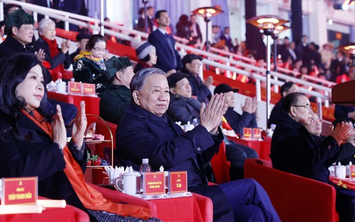 Tổng Bí thư Tô Lâm dự chương trình nghệ thuật đặc biệt "Dưới lá cờ vẻ vang của Đảng"