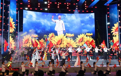 Chương trình nghệ thuật đặc biệt "Ánh sáng niềm tin và khát vọng"