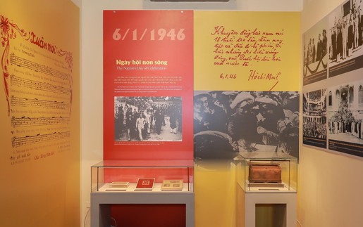 Khai mạc Trưng bày chuyên đề "Mùa Xuân - Khởi nguồn thắng lợi"