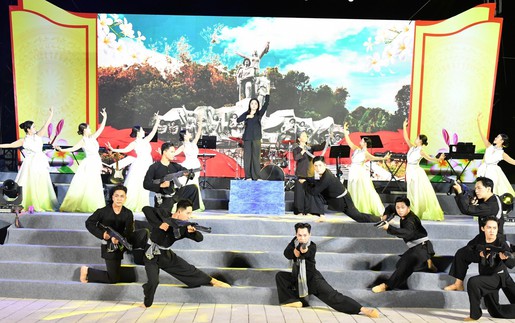 Kỷ niệm 64 năm Ngày hy sinh chị Sứ - Anh hùng lực lượng vũ trang nhân dân Phan Thị Ràng