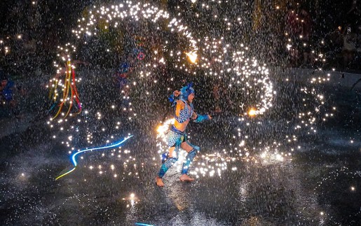 Công nghệ 3D Mapping thăng hoa cùng vở xiếc "Sơn Thần Thủy Quái"