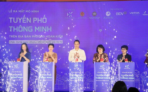 "Tuyến phố thông minh” đưa công nghệ số vào đời sống phố cổ Hà Nội