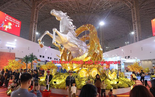 Hình tượng linh vật ngựa ghi dấu ấn tại Hội chợ Mùa Xuân 2026