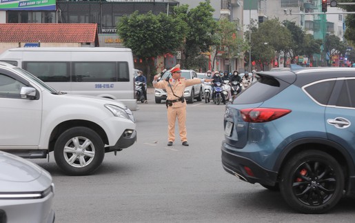 Góc nhìn 365: Giao thông và "phép thử" đầu Xuân