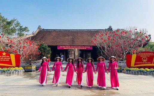 Du lịch tâm linh: "Thỏi nam châm" hút du khách đầu Xuân