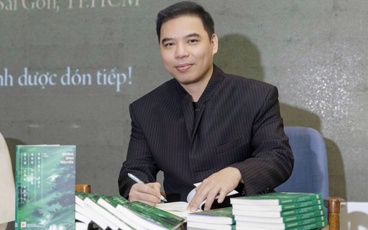Nhà văn Dương Bình Nguyên: "Đi chậm là một lựa chọn có ý thức"