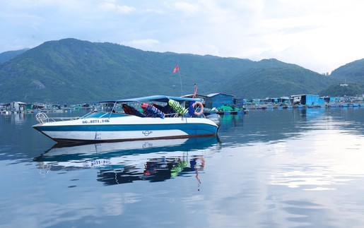 Di dời bè nổi ra khỏi khu vực Di tích quốc gia đặc biệt Tàu không số Vũng Rô