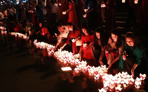 Ngày Rằm tháng Giêng tri ân bên dòng Thạch Hãn