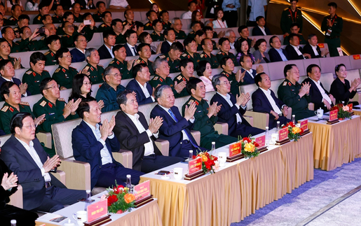 Tổng Bí thư và Chủ tịch Quốc hội dự chương trình nghệ thuật "Thanh âm dưới ánh mặt trời"