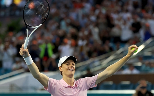 Sinner lập hàng loạt kỷ lục khó tin khi hoàn tất 'Sunshine Double', áp sát vị trí số 1 của Alcaraz