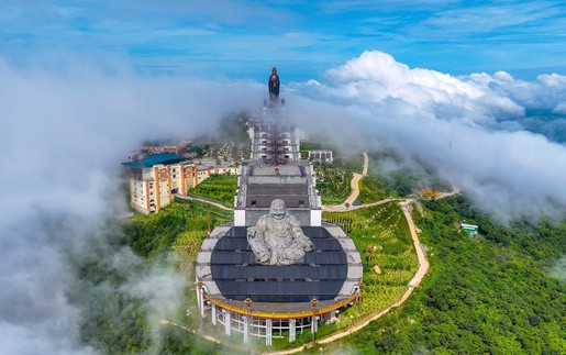 Ban Quản lý Khu du lịch Núi Bà Đen khuyến cáo du khách khi leo núi