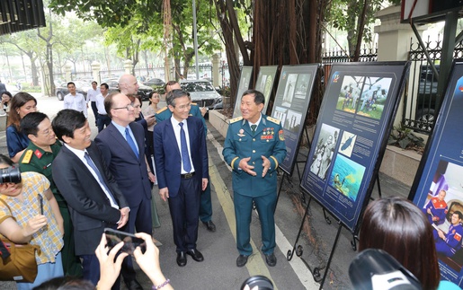 Trưng bày nhiều tư liệu về chuyến bay vào vũ trụ đầu tiên của người Việt Nam