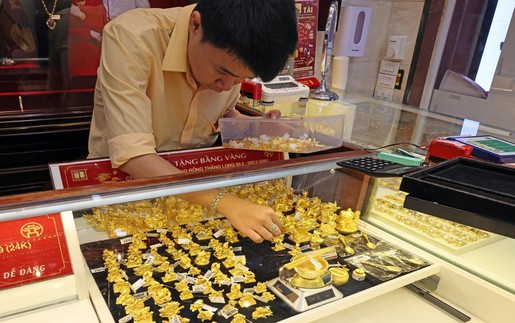 Giá vàng hôm nay 17/4 lùi về sát mốc 170 triệu đồng/lượng