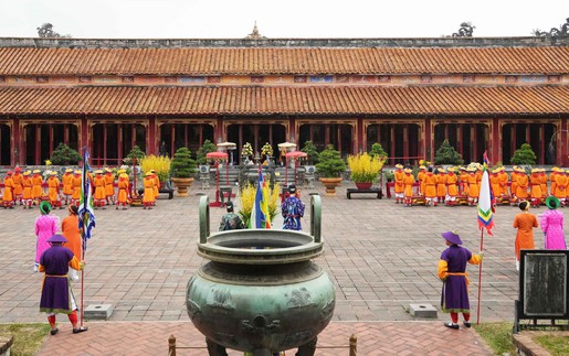 Tái hiện Lễ “Cung tiến kỳ hoa dị thảo” trong Đại Nội Huế