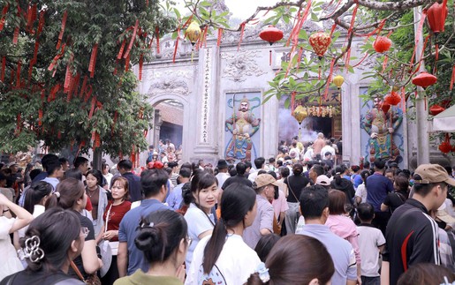 Phú Thọ: Biển người dâng hương Giỗ Tổ Hùng Vương