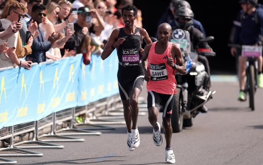 Nhìn lại màn nước rút lịch sử của hai 'dị nhân' marathon sub 2 ở London