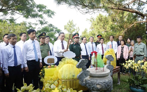 Lá cờ thống nhất và mệnh lệnh hành động