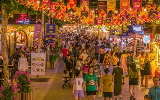 Kinh tế đêm: "Cú hích" chiến lược cho du lịch bền vững