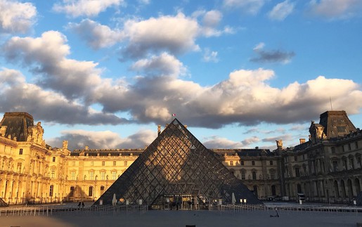 Pháp bắt giữ nghi phạm lên kế hoạch tấn công khủng bố nhằm vào Bảo tàng Louvre