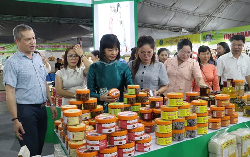 400 gian hàng tham gia ngày hội du lịch, ẩm thực, xúc tiến thương mại An Giang