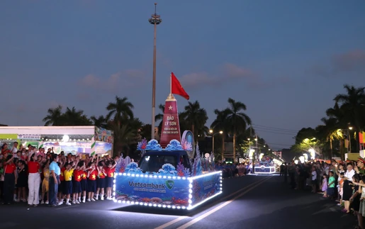 Carnival “Sắc màu biển đảo” thu hút đông đảo người dân và du khách