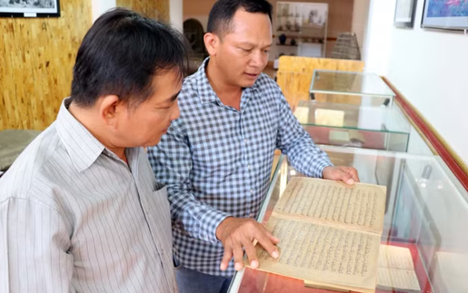 Bảo tồn thư tịch cổ của người Chăm - loại hình tư liệu đặc biệt quý hiếm