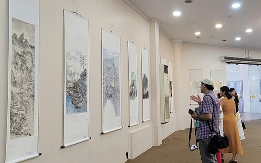 Khai mạc triển lãm lưu động các nước ASEAN tại Hà Nội
