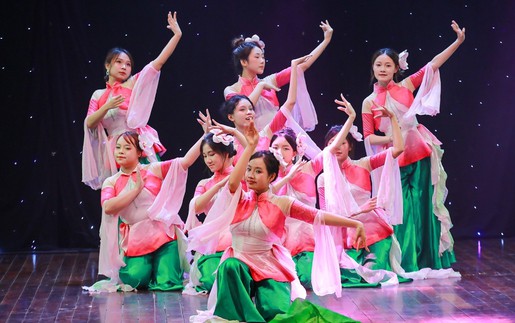 Thế hệ trẻ kết nối nghệ thuật truyền thống với hơi thở hiện đại
