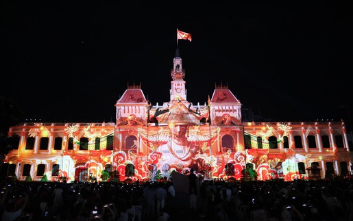 Biểu diễn nghệ thuật và trình chiếu 3D Mapping mừng 50 năm Thành phố mang tên Bác