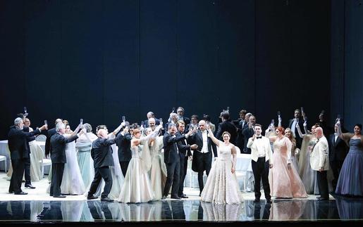 Trình diễn kiệt tác opera "La Traviata" của nhà soạn nhạc vĩ đại Giuseppe Verdi