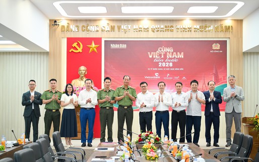 Đi bộ '10 tỷ bước xanh' để 'Cùng Việt Nam tiến bước'