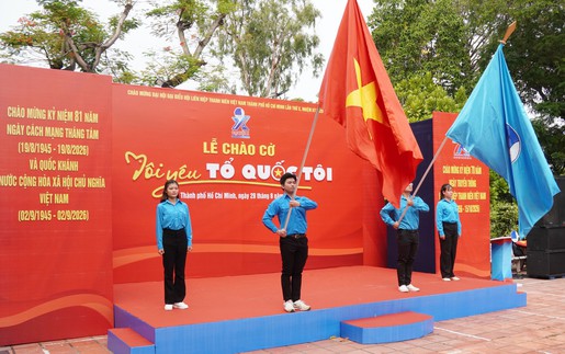 Khơi dậy tinh thần yêu nước qua Lễ chào cờ "Tôi yêu Tổ quốc tôi"