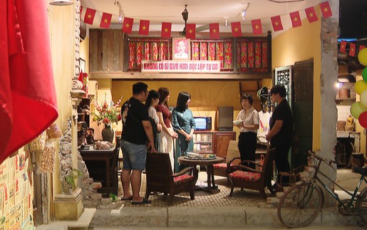 'Tour Yêu Nước': 75 phút để chạm vào một thời của ông bà, cha mẹ và hiểu hơn hành trình của đất nước
