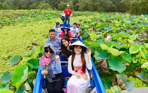 Vì một miền quê đáng sống: Trà Sư mùa nước nổi - Miền xanh níu bước