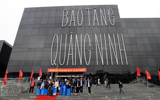 Chấn chỉnh hoạt động hướng dẫn khách du lịch tại Bảo tàng Quảng Ninh