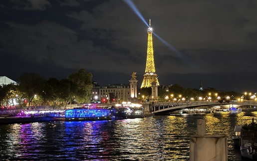 Khám phá Paris về đêm bên dòng Seine
