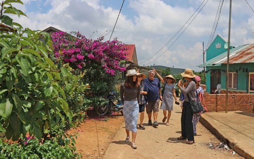 Những buôn làng K’Ho trở thành điểm đến mới lạ với du khách