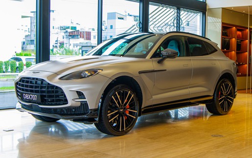 Ra mắt Aston Martin DBX707 tại Việt Nam: Giá từ 21,8 tỷ đồng, ông Đặng Lê Nguyên Vũ là khách hàng đầu tiên