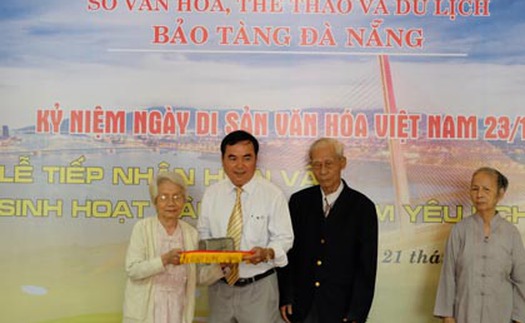 Bảo tàng Đà Nẵng tiếp nhận kỷ vật kháng chiến