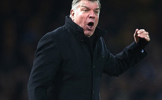 Sam Allardyce 'tố' trọng tài cướp không bàn thắng trước Arsenal