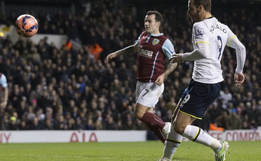 VIDEO: Soldado bỏ lỡ cực vô duyên trong trận Tottenham - Burnley